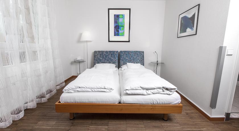 Business & Art Hotel Markgraf Эммендинген Экстерьер фото