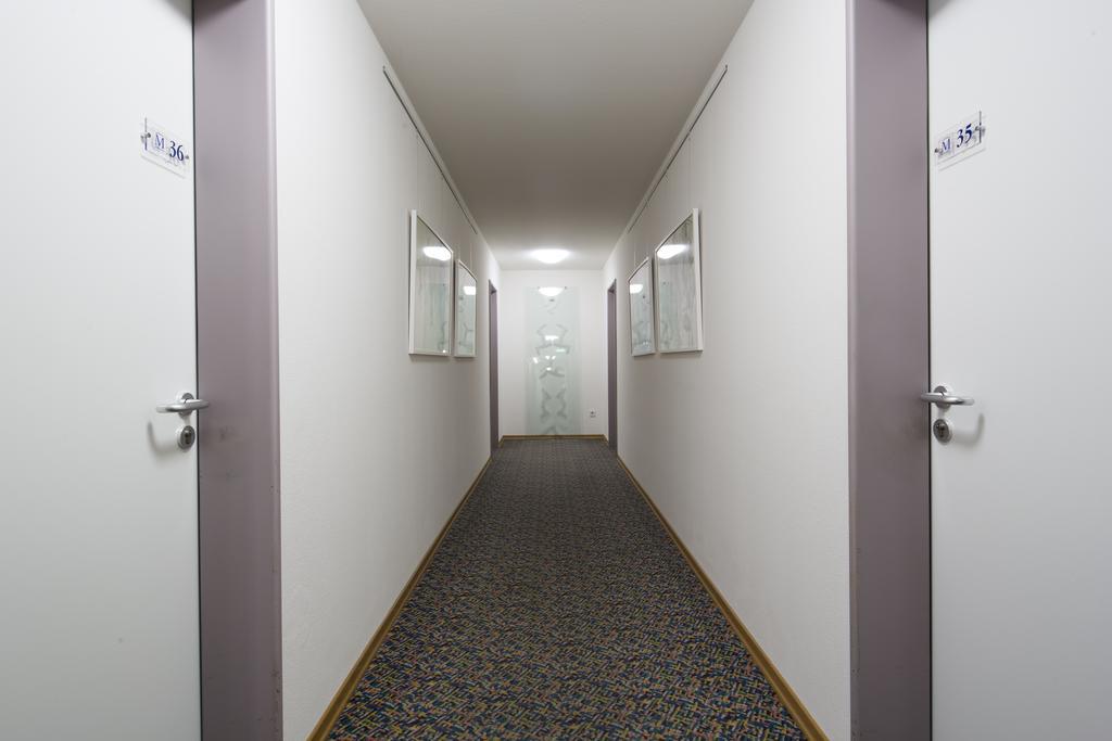 Business & Art Hotel Markgraf Эммендинген Экстерьер фото