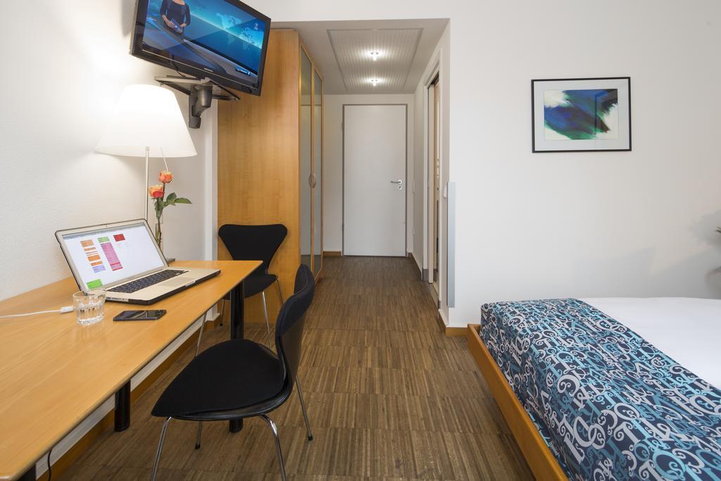 Business & Art Hotel Markgraf Эммендинген Номер фото
