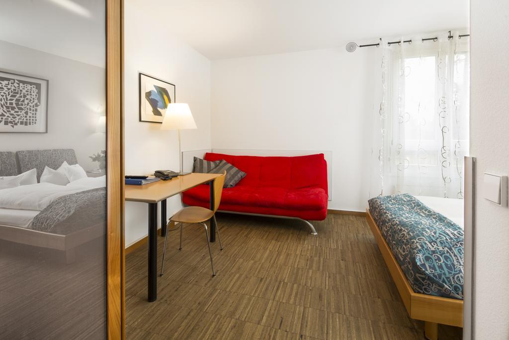 Business & Art Hotel Markgraf Эммендинген Номер фото